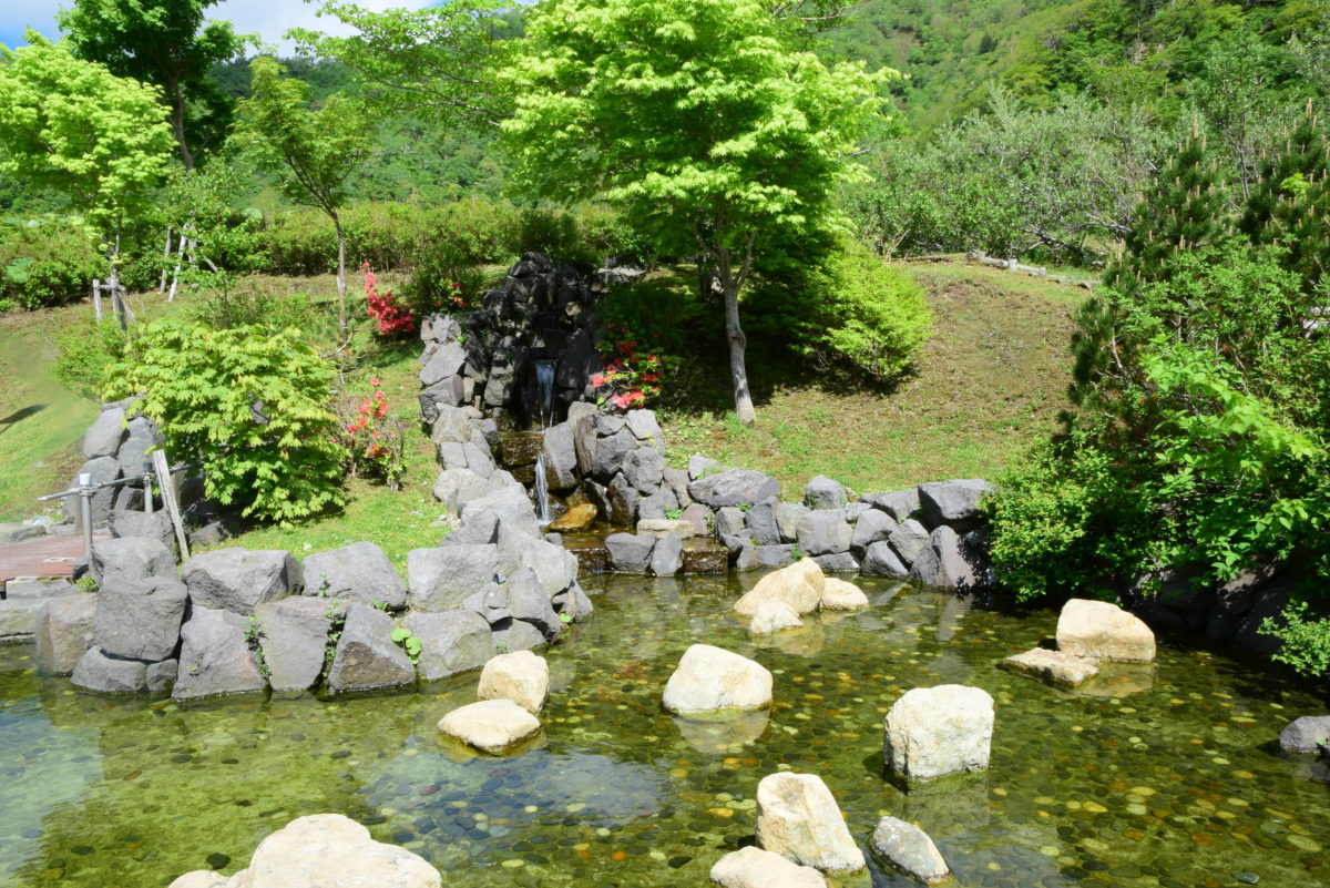 翠明橋公園の湧水利用が再開されました